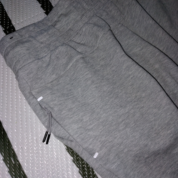 Nike tech fleece joggers - Picture 4 of 5